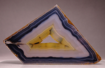 Polyhedroid Agate from Paraiba, Brazil [db_pics/pics/b_DSC06085.jpg]