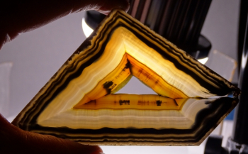 Polyhedroid Agate from Paraiba, Brazil [db_pics/pics/b_DSC06092.jpg]