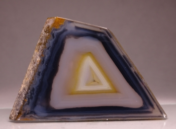 Polyhedroid Agate from Paraiba, Brazil [db_pics/pics/b_DSC06095.jpg]