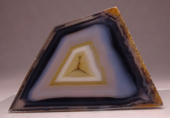 Polyhedroid Agate from Paraiba, Brazil [db_pics/pics/b_DSC06099.jpg]