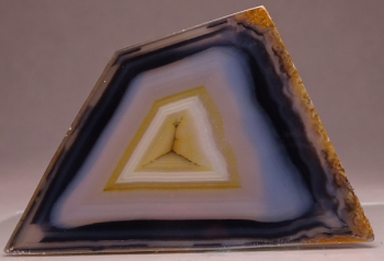 Polyhedroid Agate from Paraiba, Brazil [db_pics/pics/b_DSC06100.jpg]