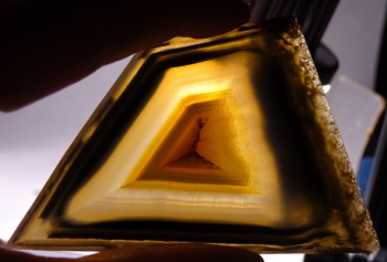 Polyhedroid Agate from Paraiba, Brazil [db_pics/pics/b_DSC06102.jpg]