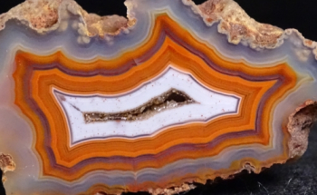 Malawi Agate from Ngabu, Chikwawa S. Region, Malawi, Africa [db_pics/pics/b_DSC09998.jpg]